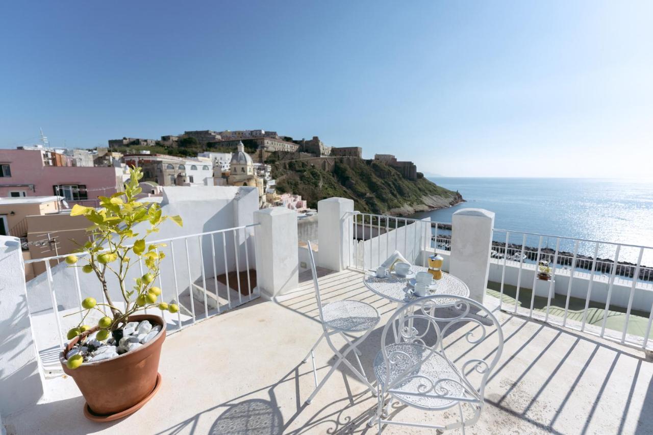 Torretta Corricella- Torretta Apartment Procida Luaran gambar