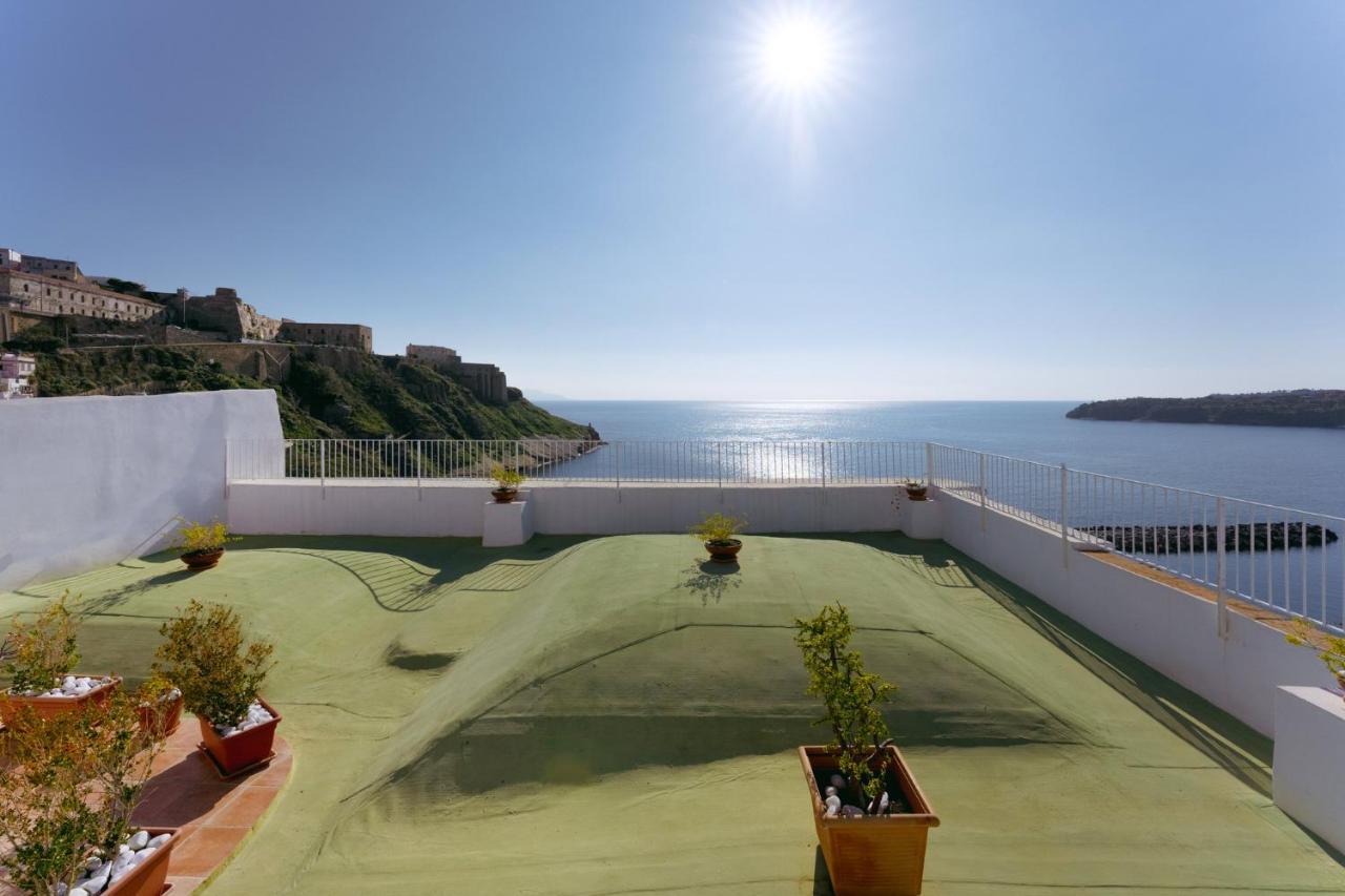 Torretta Corricella- Torretta Apartment Procida Luaran gambar
