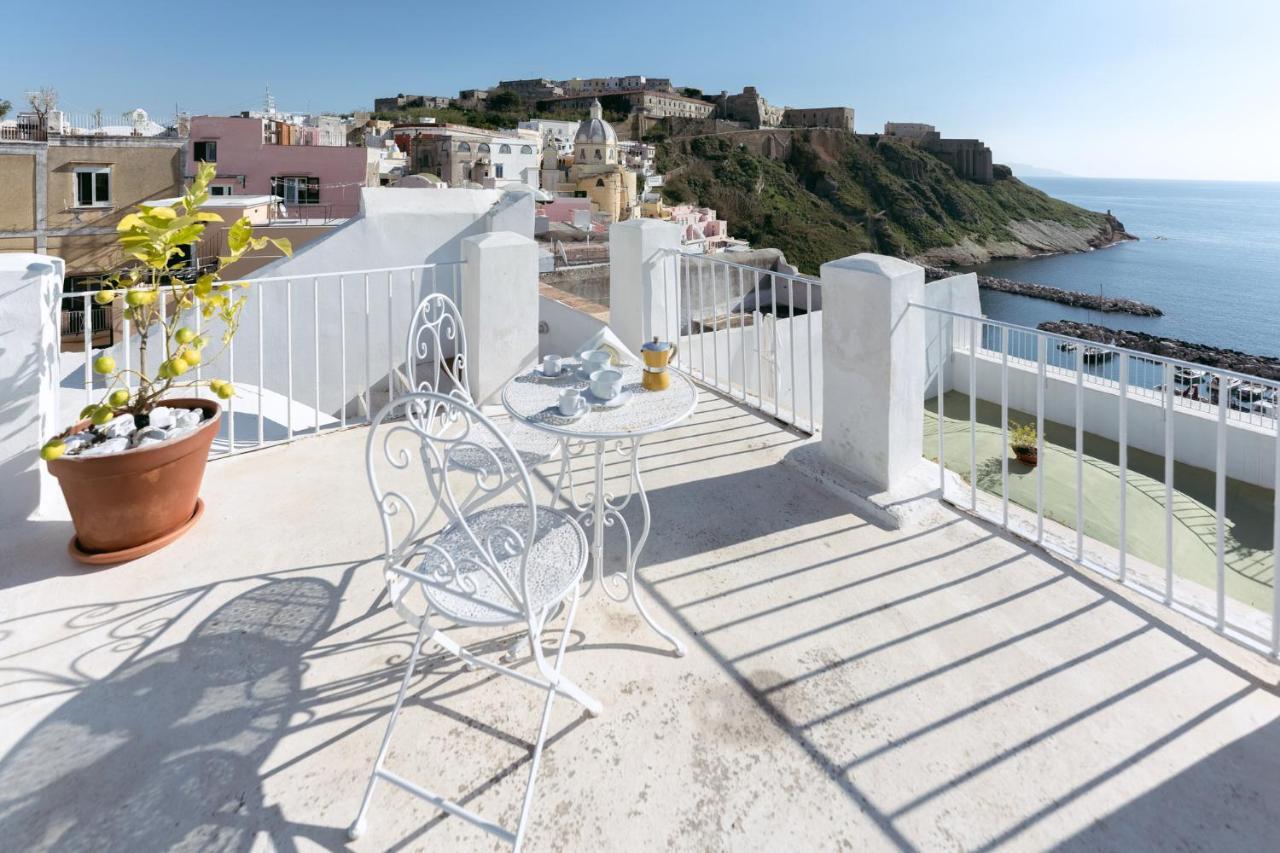 Torretta Corricella- Torretta Apartment Procida Luaran gambar